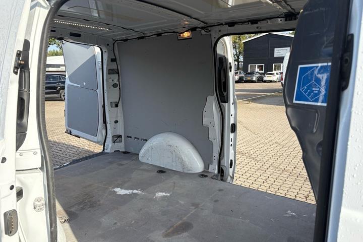 Hvid Mercedes Vito 114 fra 2022