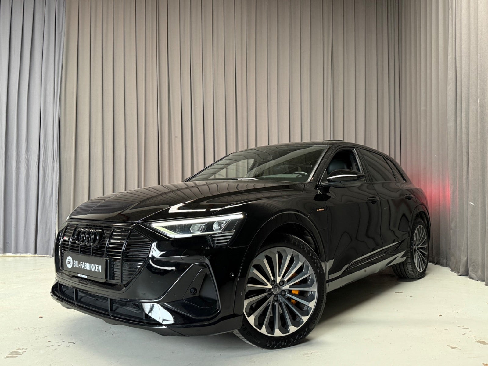 Sort Audi e-tron fra 2020