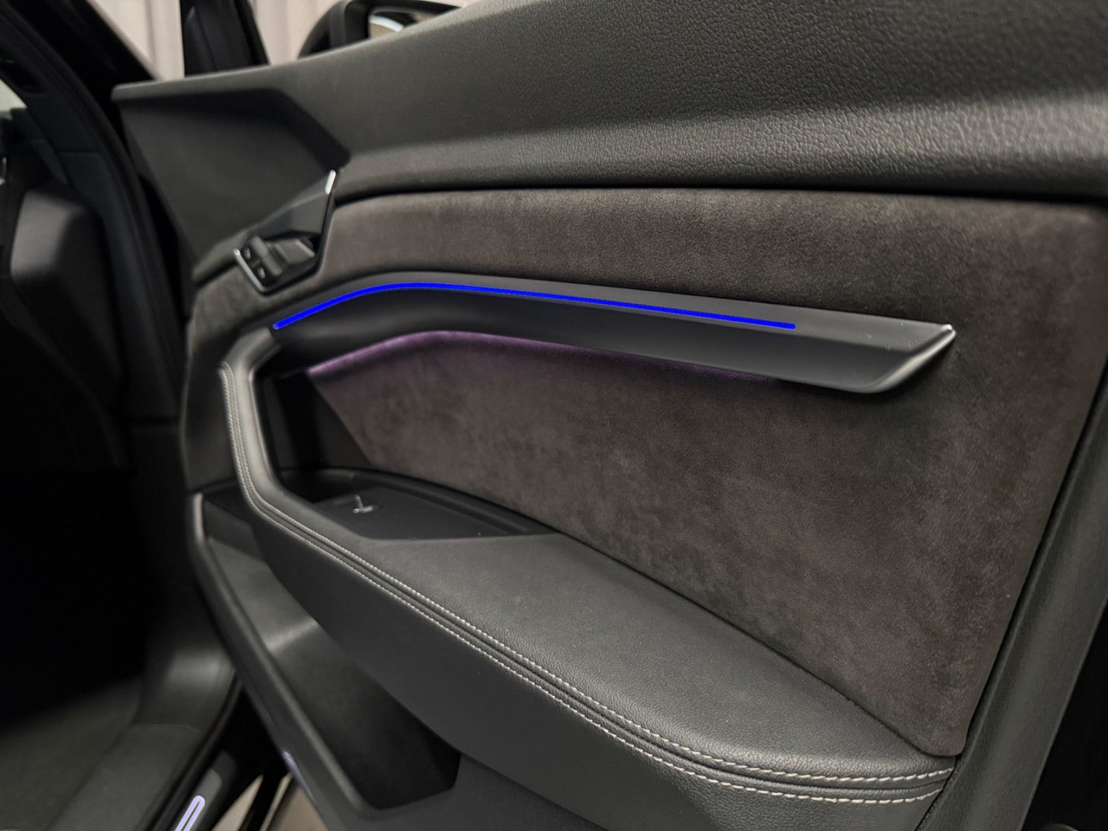 Sort Audi e-tron fra 2020