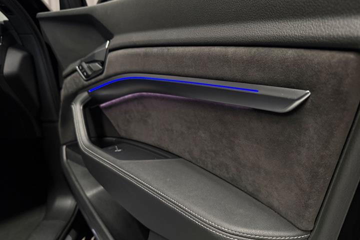 Sort Audi e-tron fra 2020