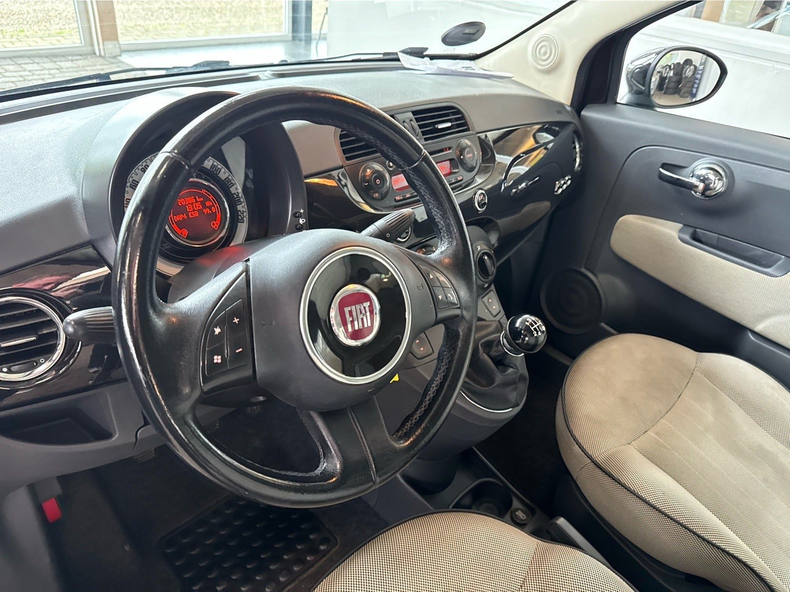 Sort Fiat 500C fra 2011