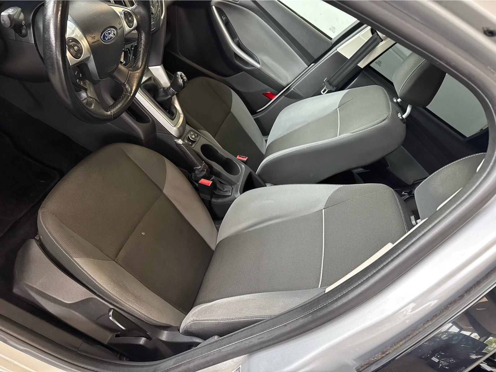 Sølv Ford Focus fra 2012