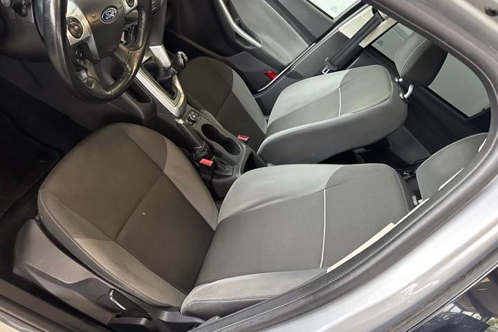 Sølv Ford Focus fra 2012