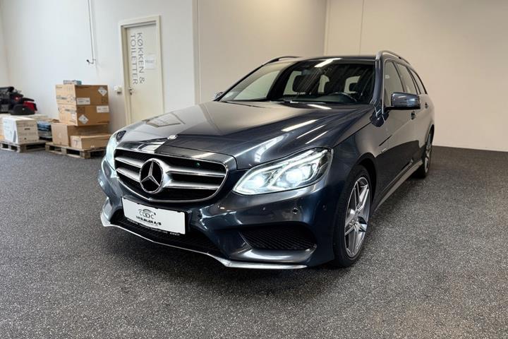 Grå Mercedes E220 fra 2015