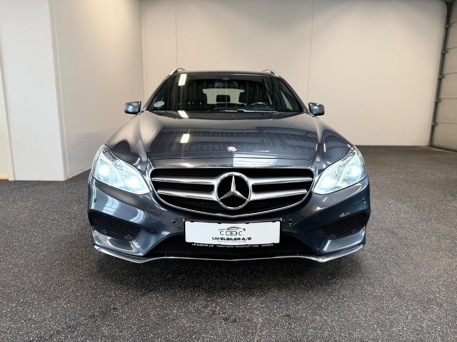 Grå Mercedes E220 fra 2015