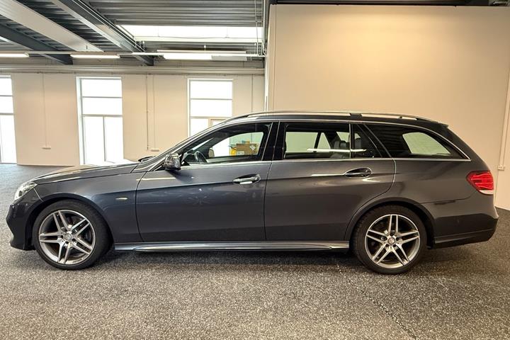 Grå Mercedes E220 fra 2015