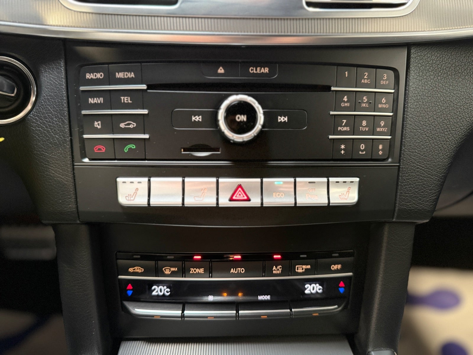 Grå Mercedes E220 fra 2015