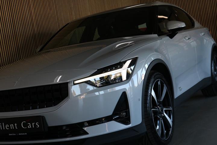 Grå Polestar 2 fra 2022