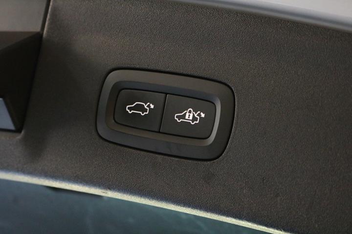 Grå Polestar 2 fra 2022