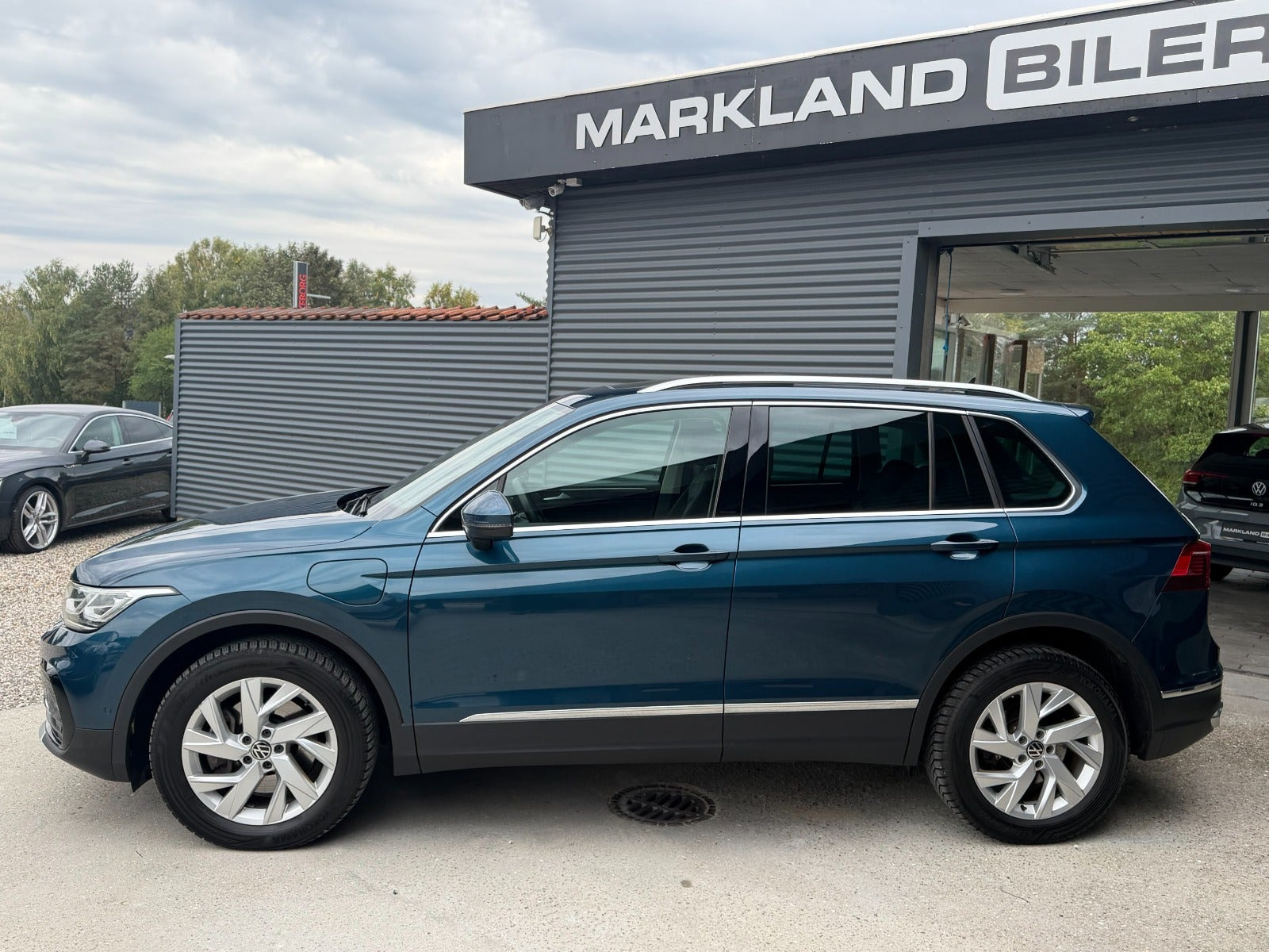 Blå VW Tiguan fra 2022