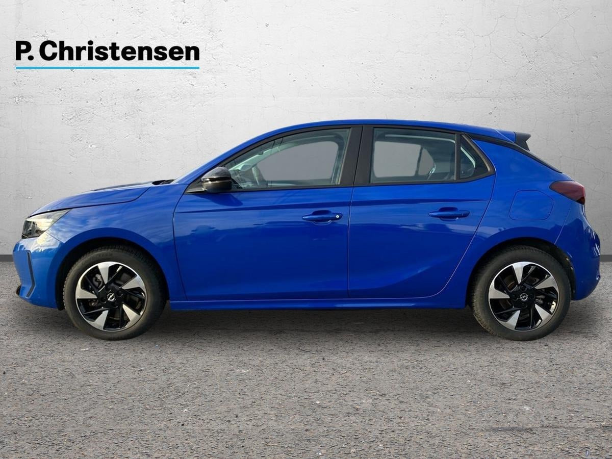 Blå Opel Corsa-e fra 2024