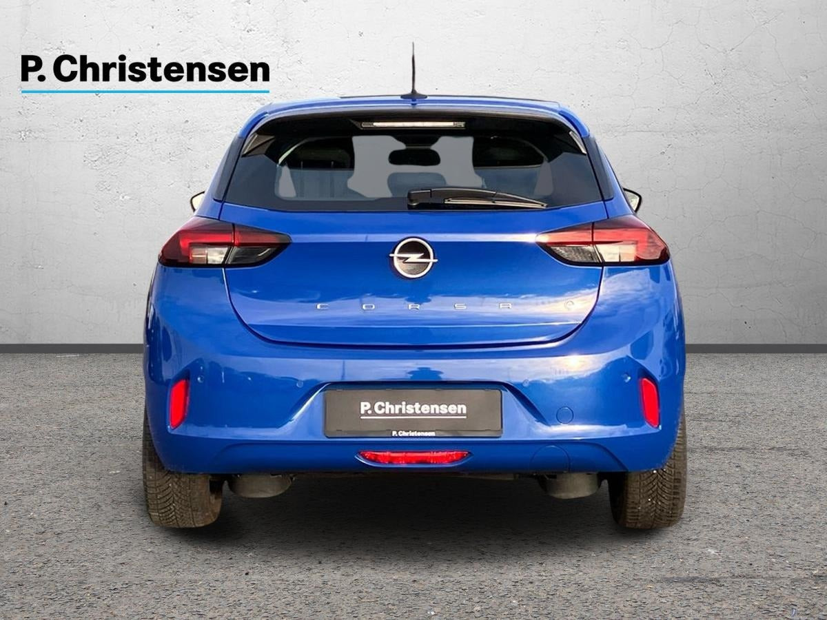 Blå Opel Corsa-e fra 2024