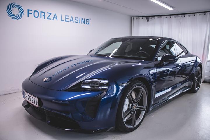 Hvid Porsche Taycan Turbo fra 2020