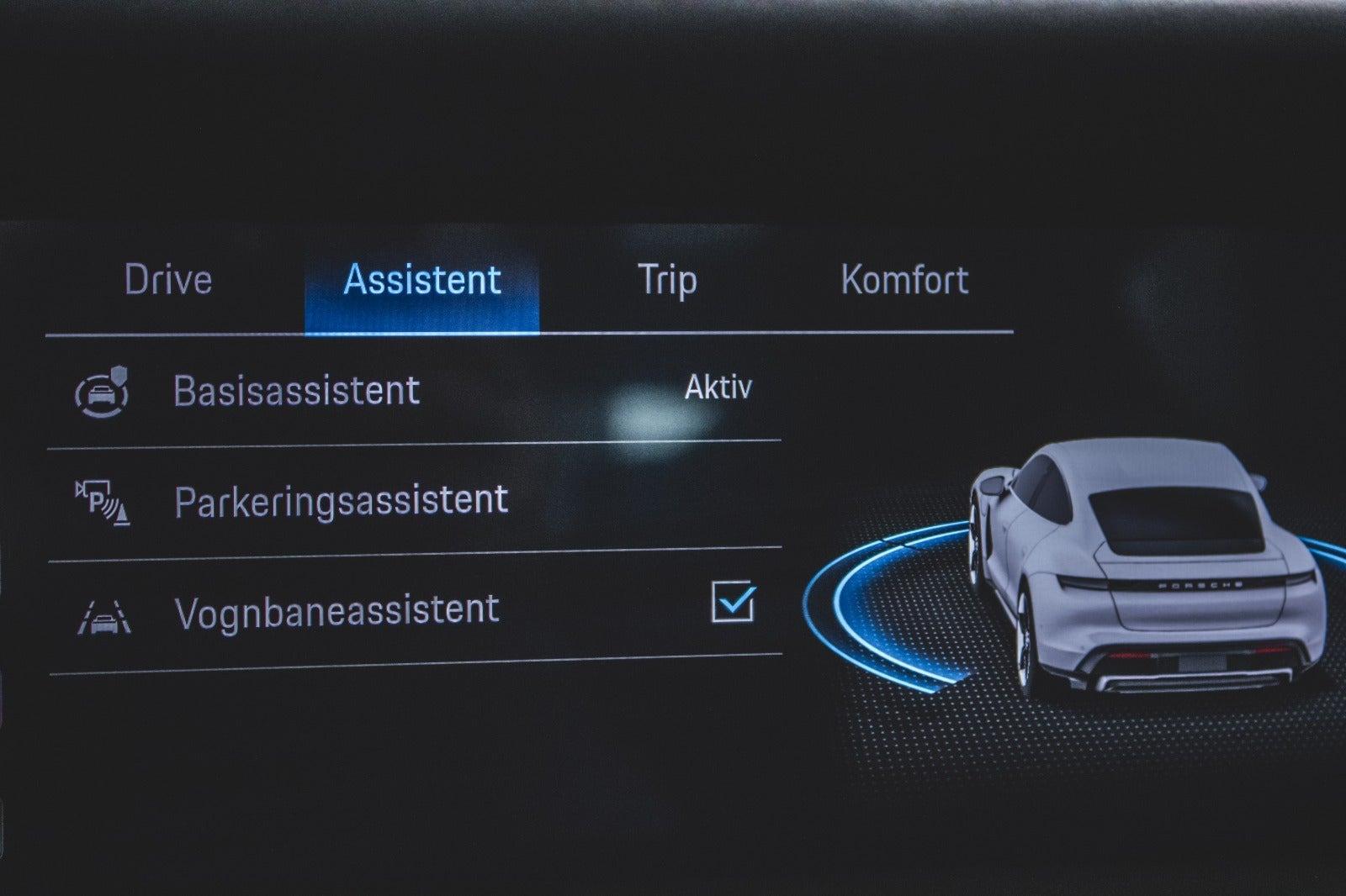 Hvid Porsche Taycan Turbo fra 2020