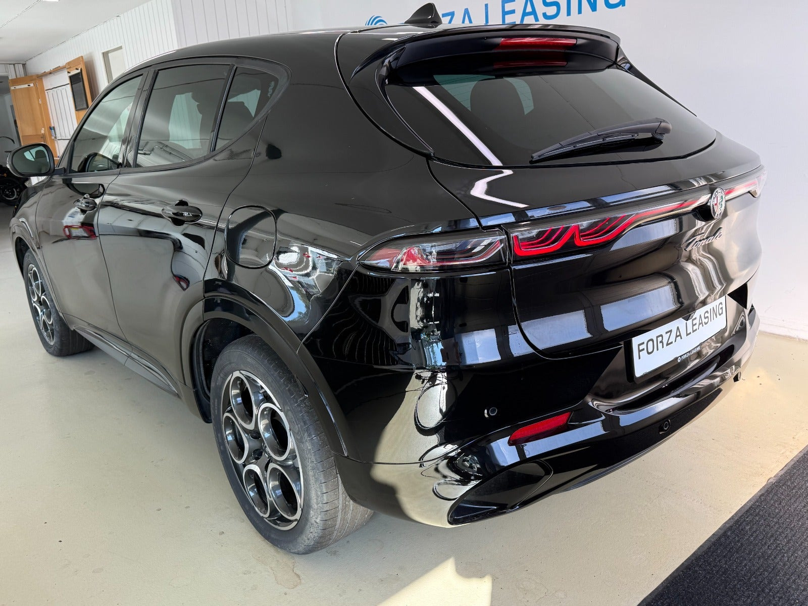 Sort Alfa Romeo Tonale fra 2024