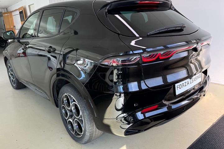 Sort Alfa Romeo Tonale fra 2024