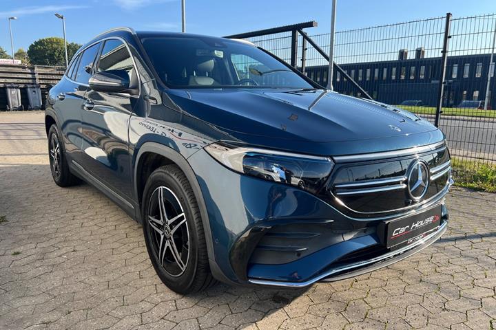 Blå Mercedes EQA250 fra 2022