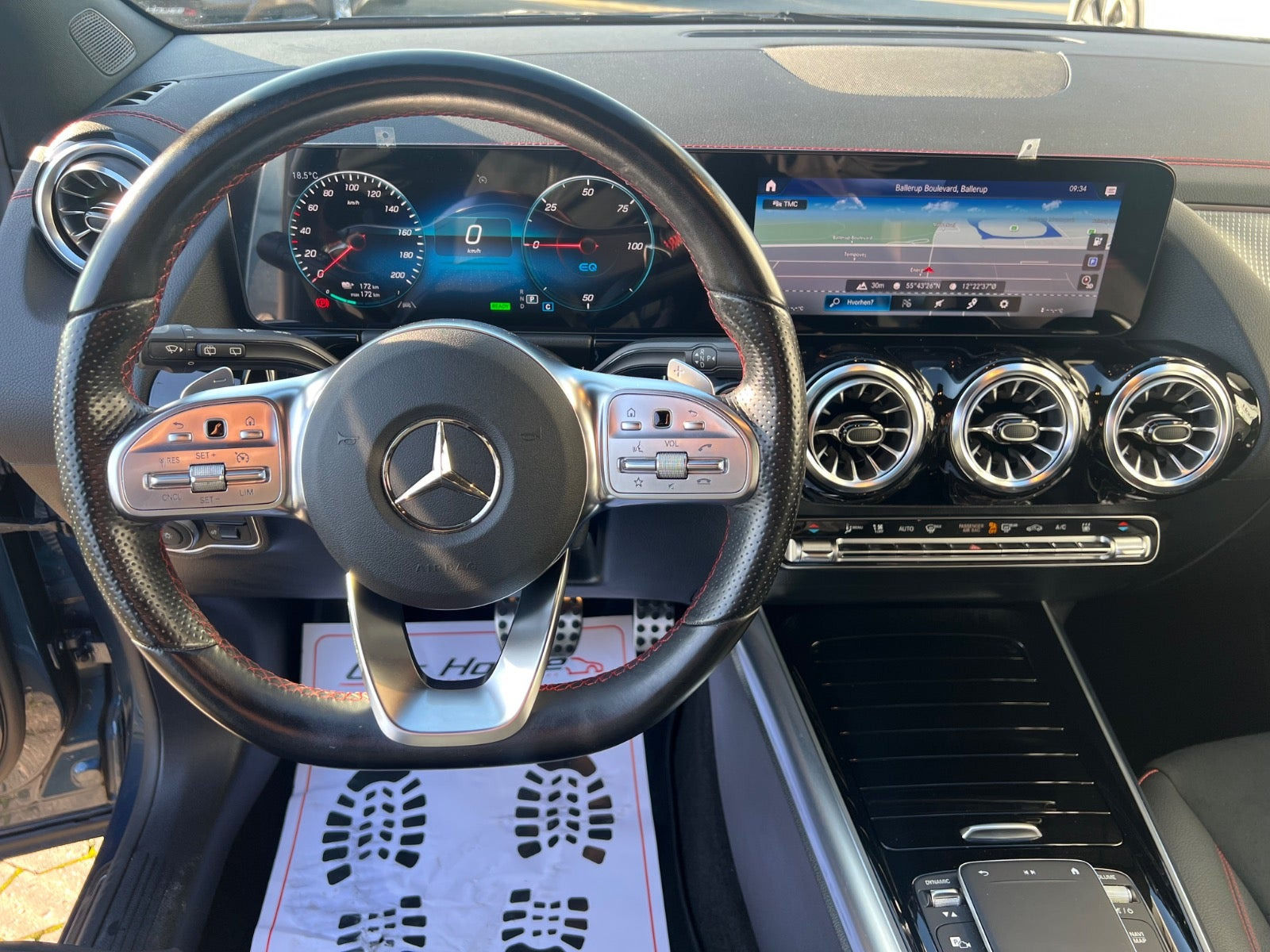 Blå Mercedes EQA250 fra 2022