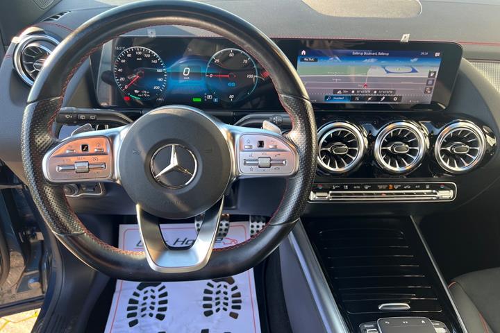 Blå Mercedes EQA250 fra 2022