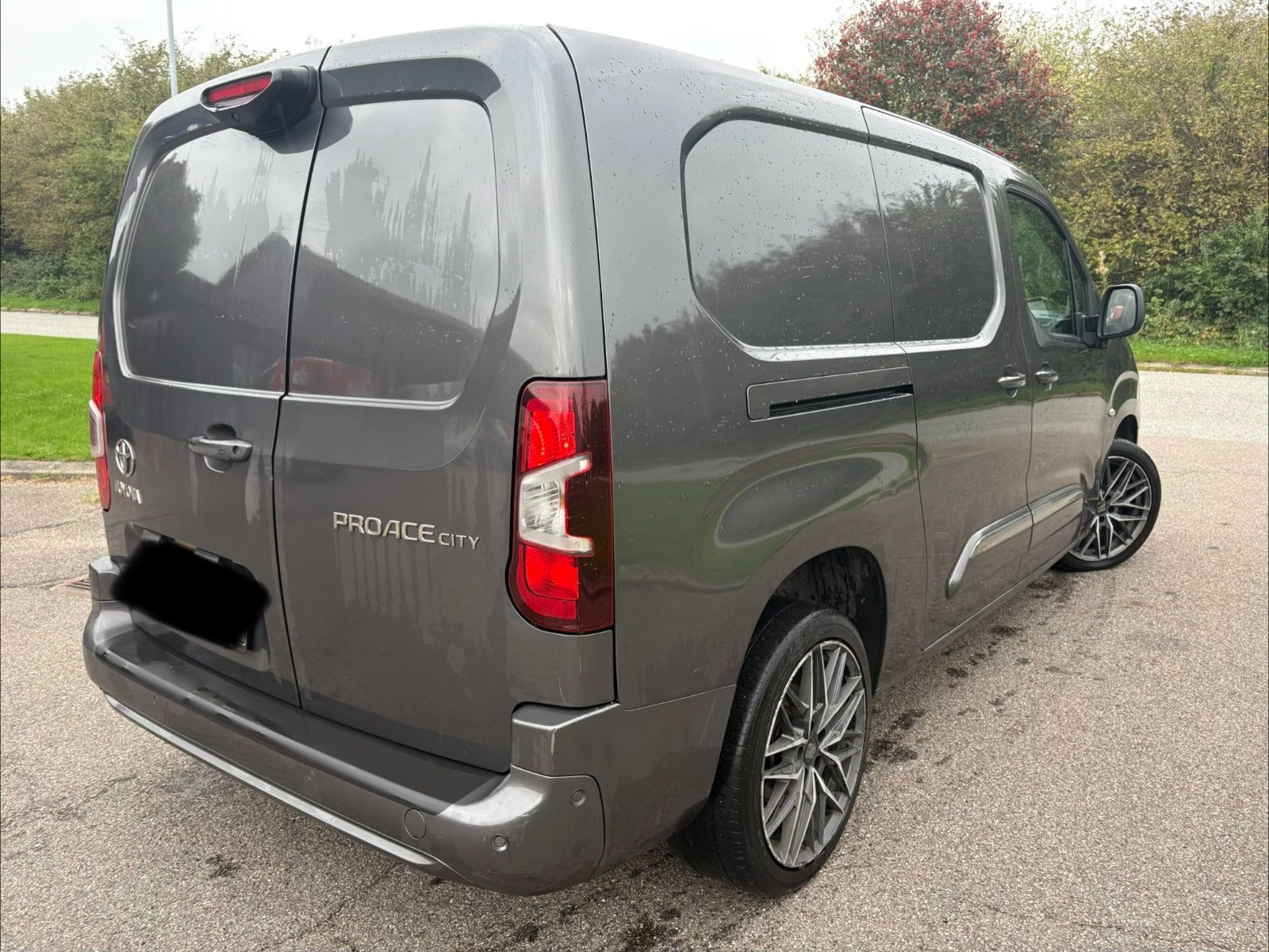Sort Toyota ProAce City fra 2021