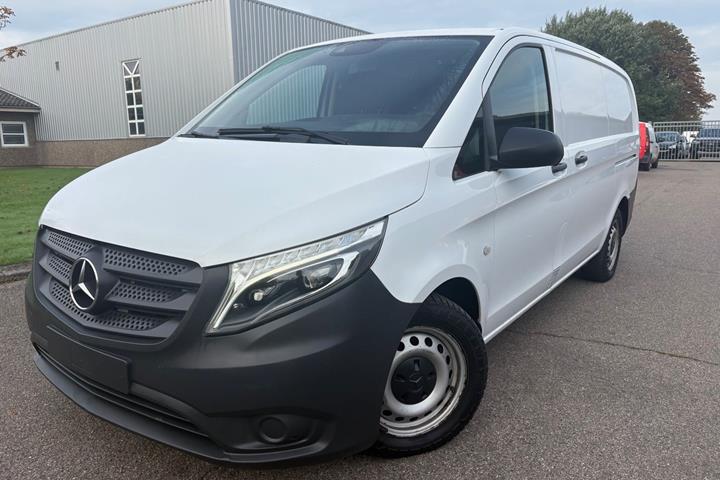 Hvid Mercedes Vito 114 fra 2016