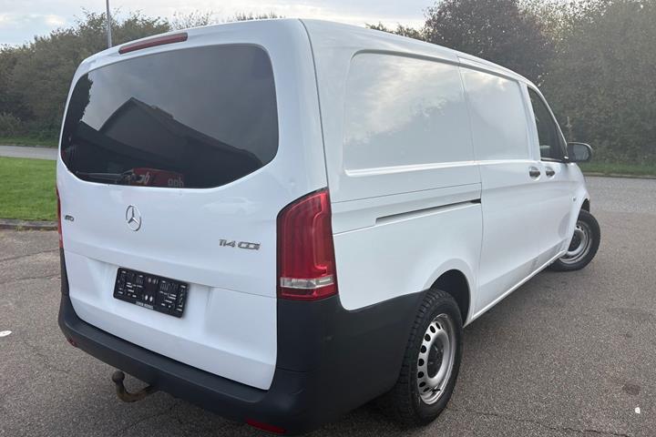 Hvid Mercedes Vito 114 fra 2016