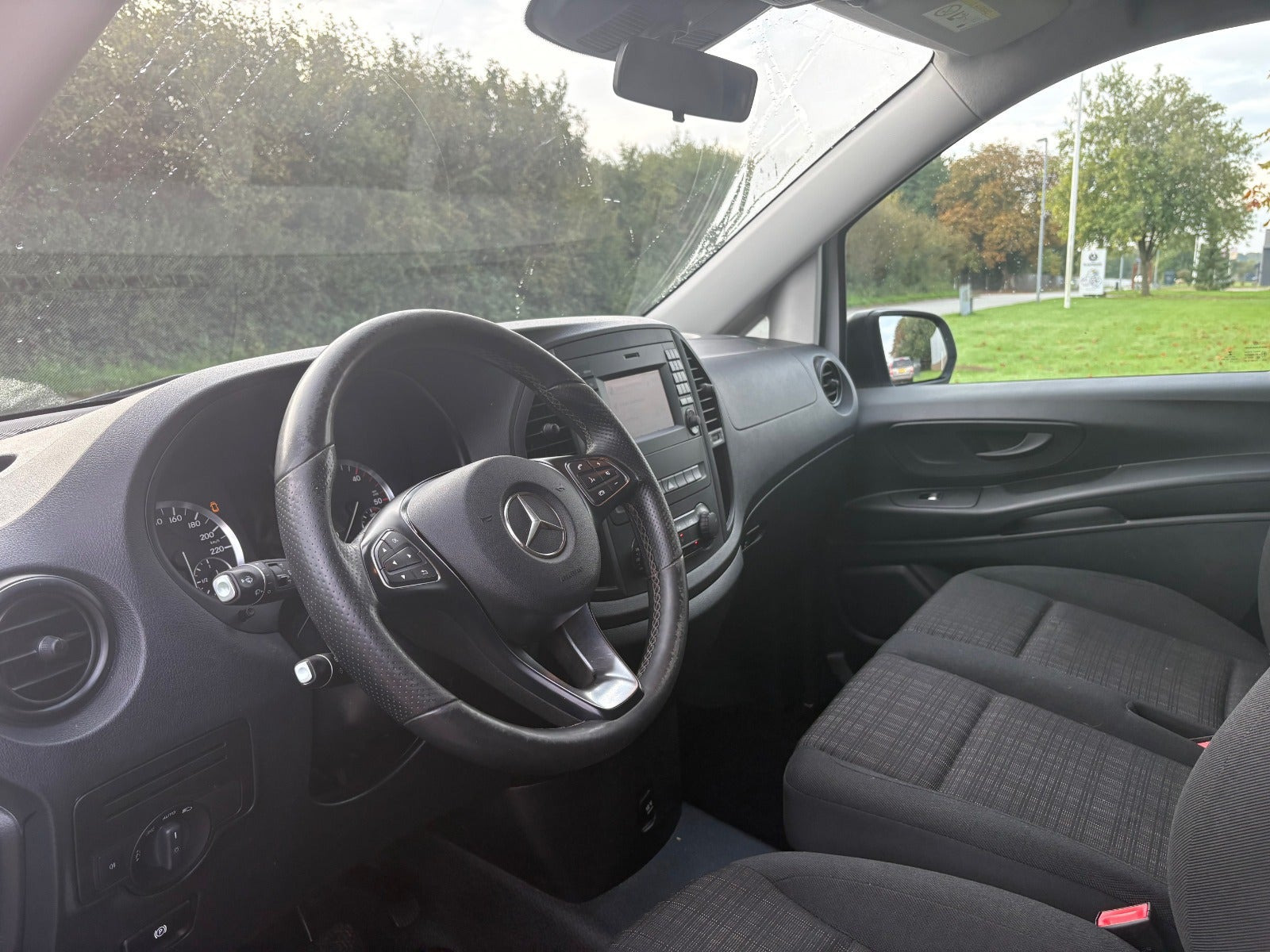 Hvid Mercedes Vito 114 fra 2016