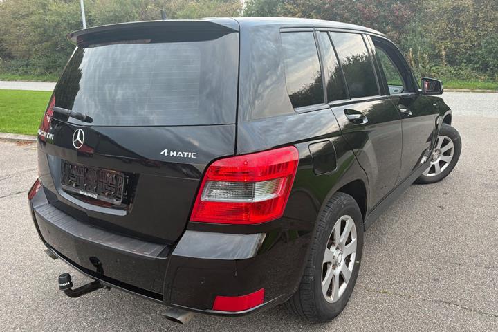 Sort Mercedes GLK220 fra 2011