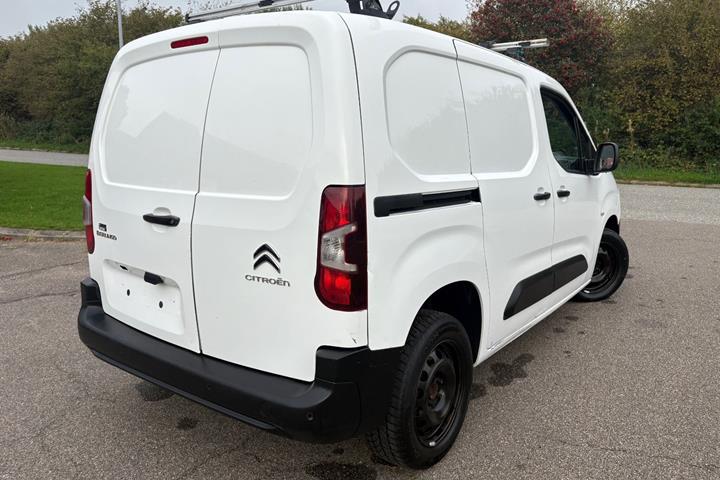 Hvid Citroën Berlingo fra 2021