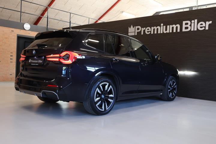 Sort BMW iX3 fra 2022