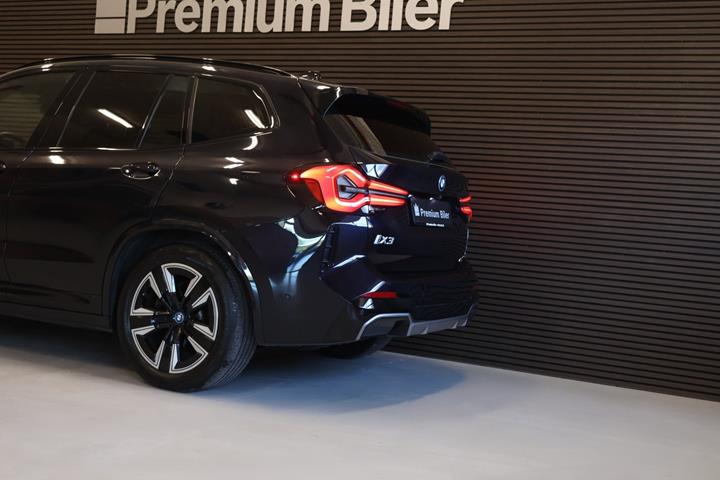 Sort BMW iX3 fra 2022
