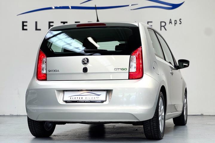 Grå Skoda Citigo fra 2014
