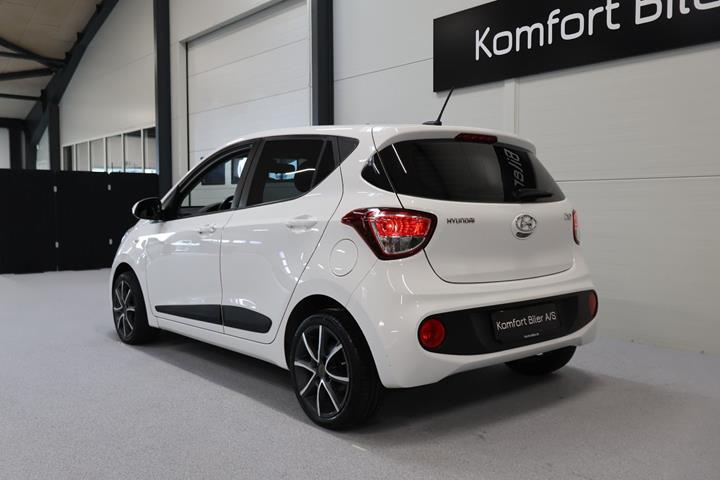 Hvid Hyundai i10 fra 2016