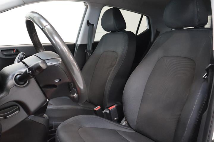 Hvid Hyundai i10 fra 2016