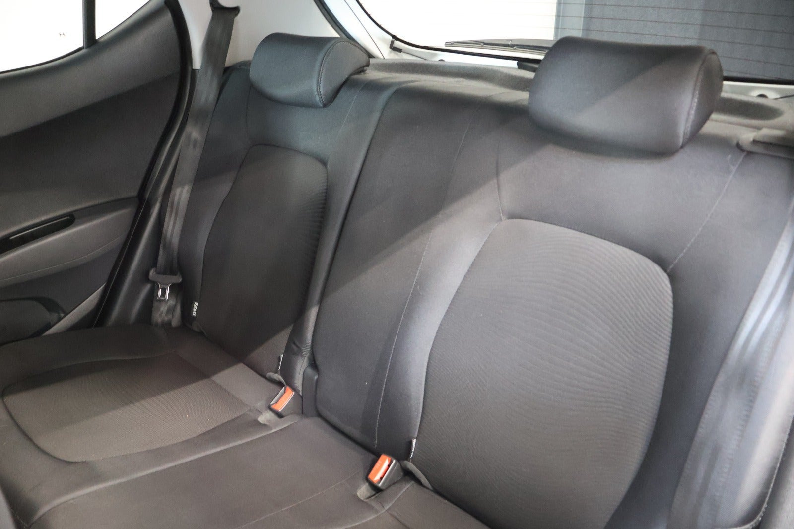 Hvid Hyundai i10 fra 2016