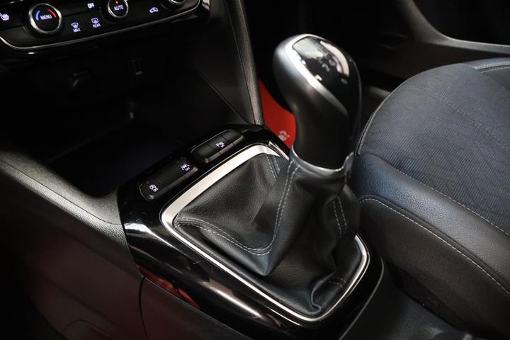 Hvid Opel Corsa fra 2021