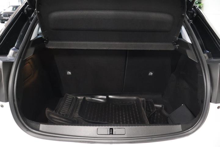 Hvid Opel Corsa fra 2021