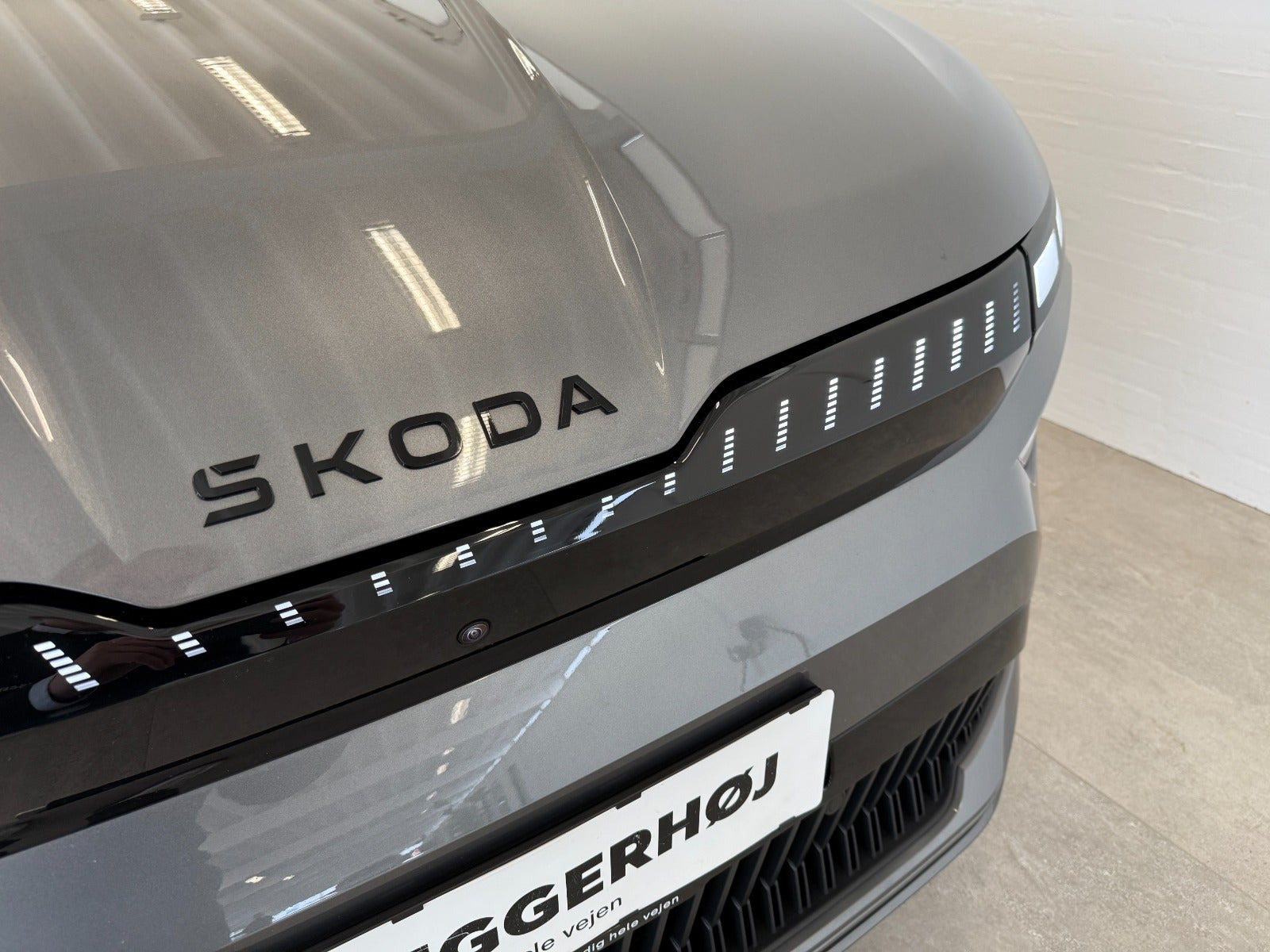 Grå Skoda Enyaq fra 2026