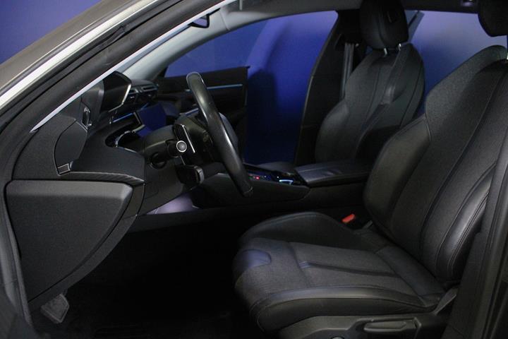 Grå Peugeot 508 fra 2019