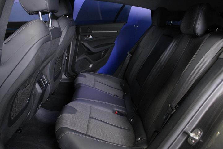 Grå Peugeot 508 fra 2019