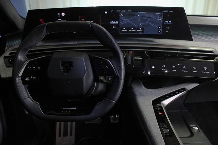 Sølv Peugeot e-3008 fra 2025