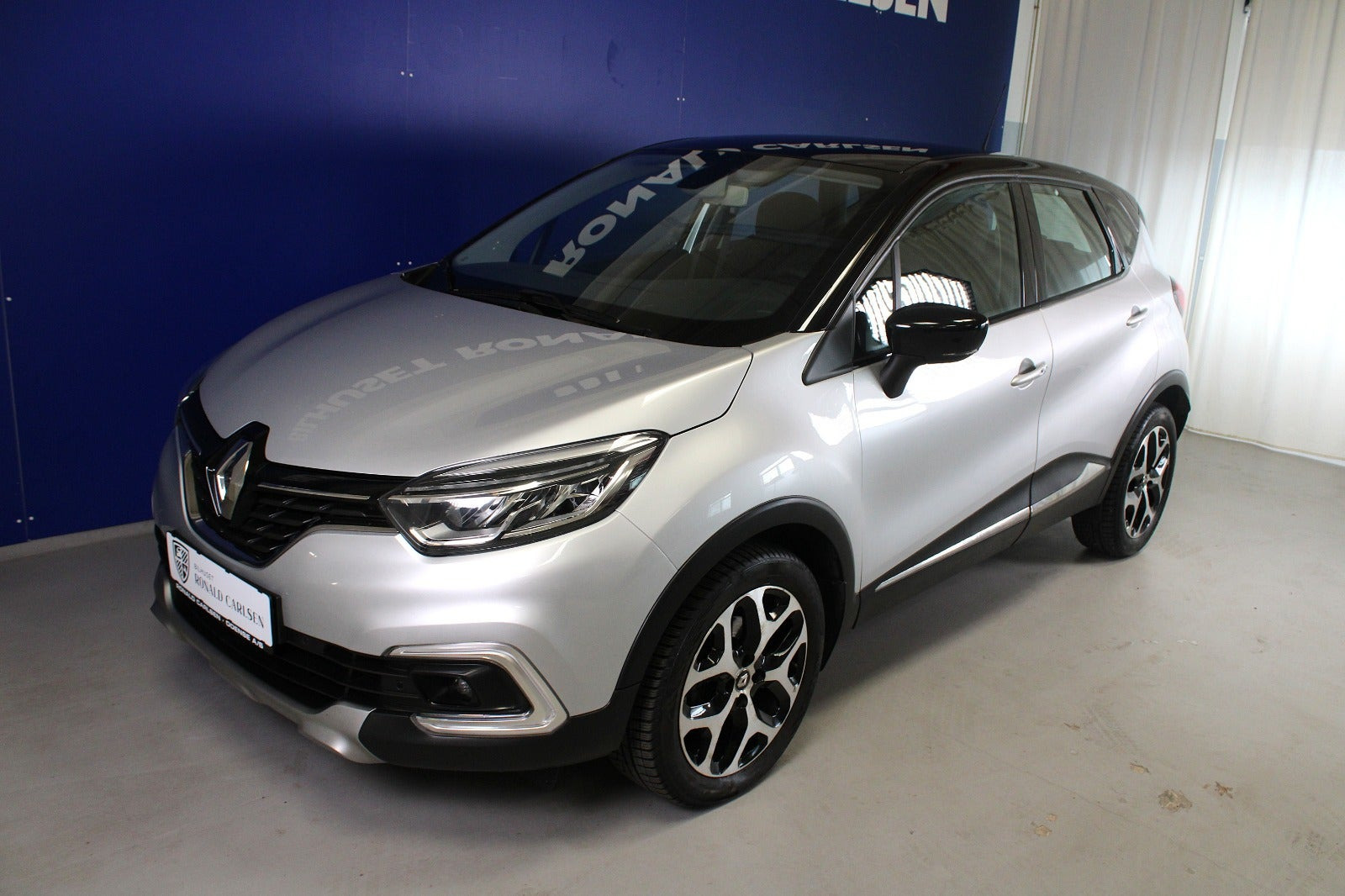 Sølv Renault Captur fra 2018