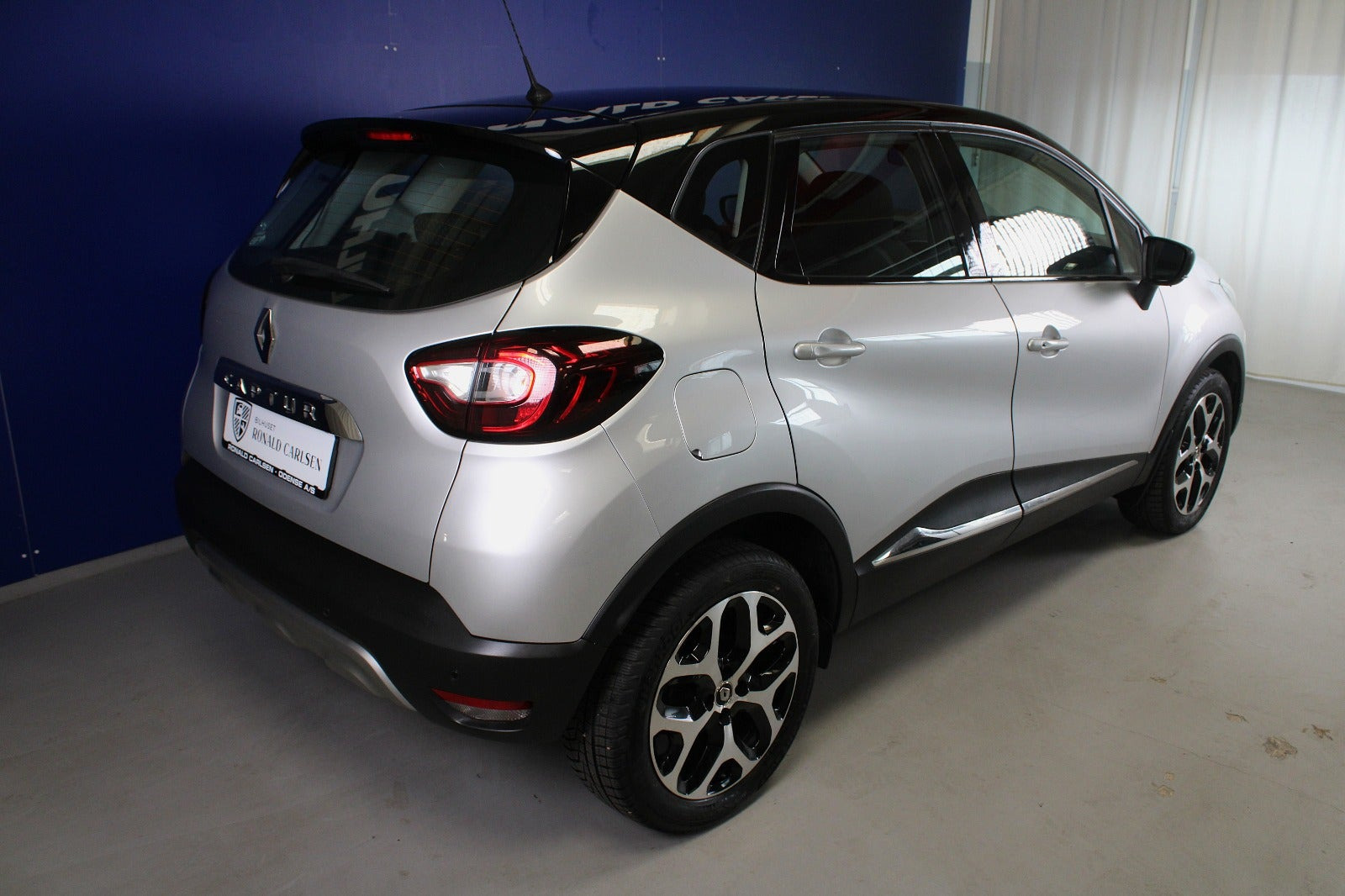 Sølv Renault Captur fra 2018