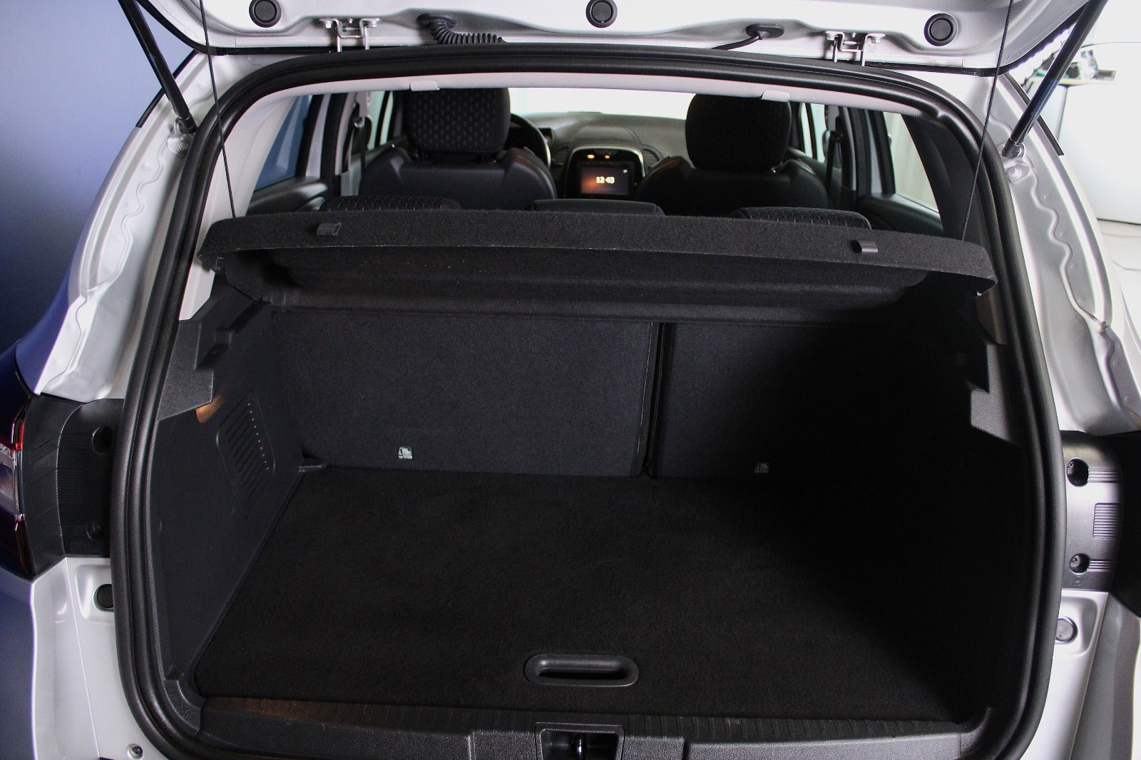 Sølv Renault Captur fra 2018