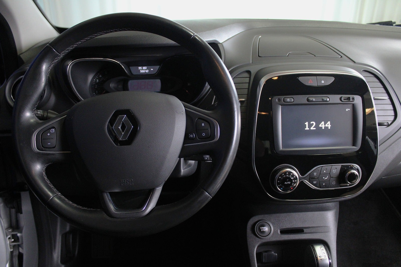 Sølv Renault Captur fra 2018