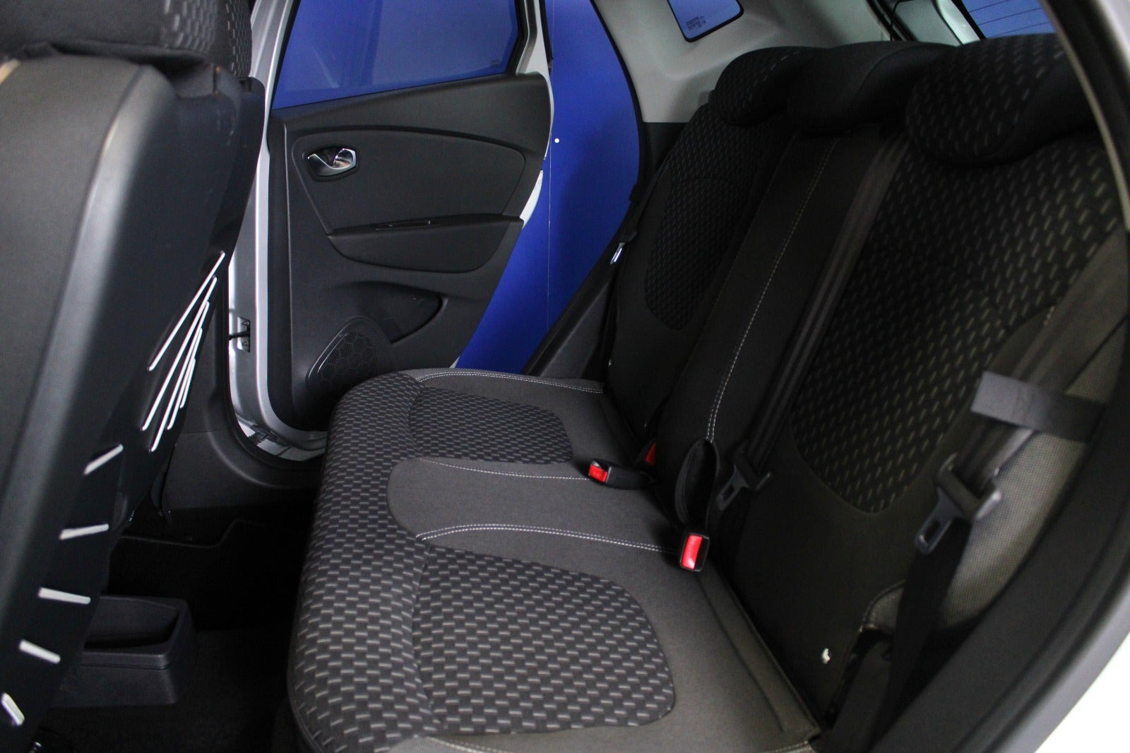 Sølv Renault Captur fra 2018