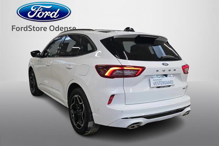 Hvid Ford Kuga fra 2024