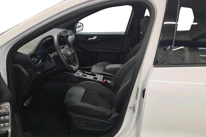 Hvid Ford Kuga fra 2024