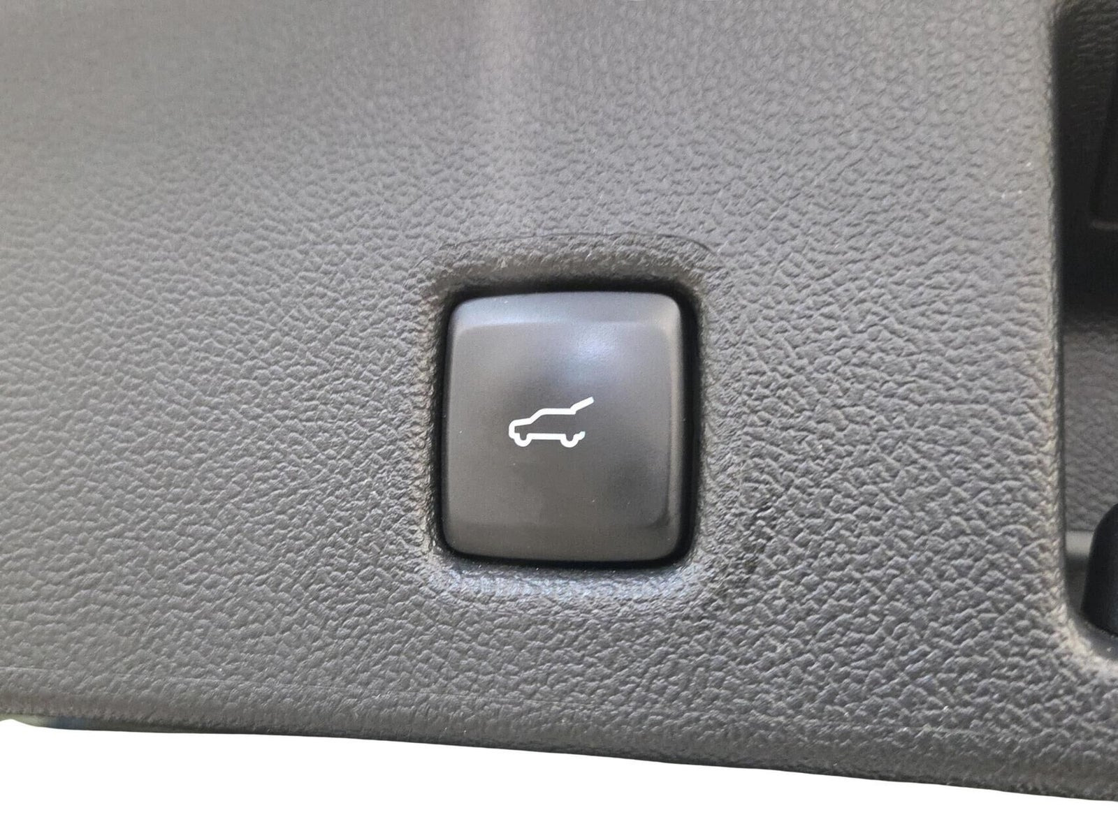 Hvid Ford Kuga fra 2024