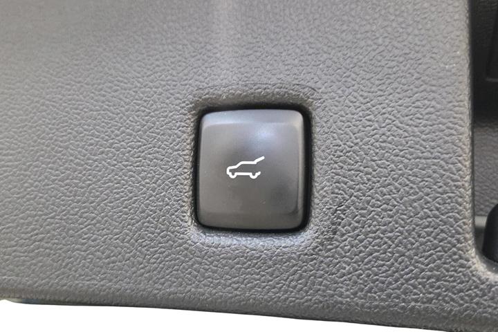 Hvid Ford Kuga fra 2024